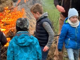 Jugendgruppe fängt Feuer