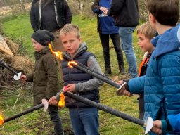 Jugendgruppe fängt Feuer